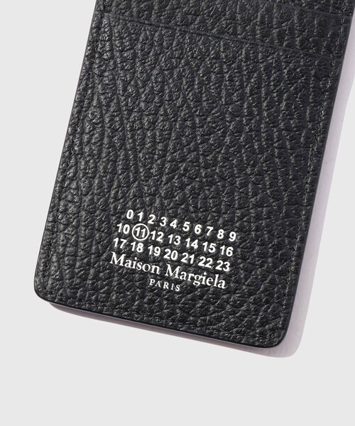 ADAM ET ROPE'（アダムエロペ）の「【Maison Margiela/メゾン マルジェラ】VERTICAL CARD HOLDER（カードケース・メンズ・ブラック・F）」の4枚目の写真