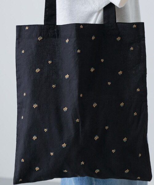 かぐれ（カグレ）の「小花刺繍トートバッグ（トートバッグ・レディース・BLACK/YELLOW・Free/FREE）」の4枚目の写真