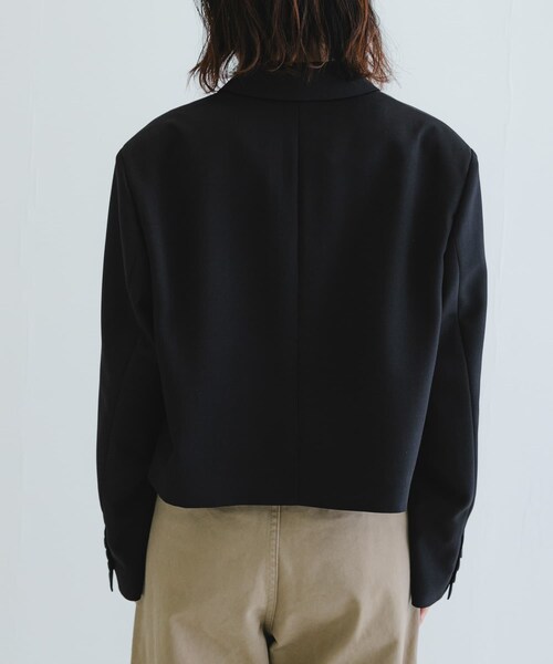 URBAN RESEARCH（アーバンリサーチ）の「new basic　ボックスショートジャケット（テーラードジャケット・レディース・BLACK/L.BEIGE・FREE）」の4枚目の写真