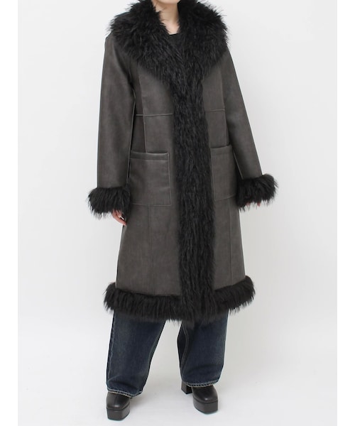 EVRIS（エヴリス）の「フェイクファームートンロングコート（ムートンコート・レディース・ブラック/ベージュ・F）」の2枚目の写真