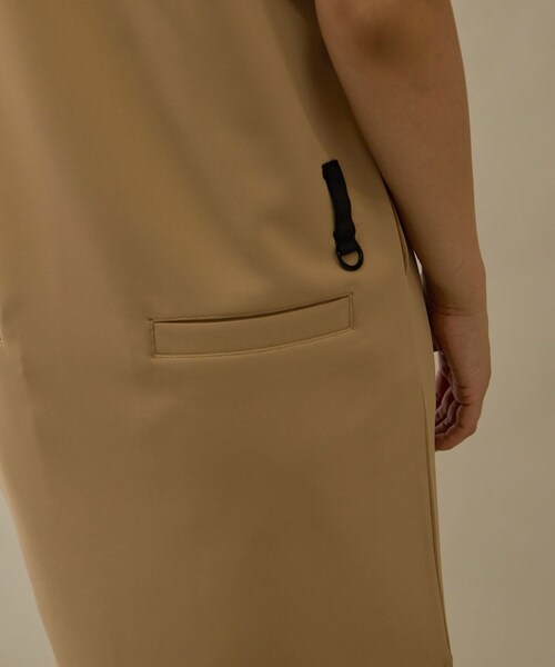 ROPE'(ロペ)の「レクチュールエコダンボールワンピース(ワンピース・レディース・ブラック/ベージュ系・L/M/S)」の18枚目の写真