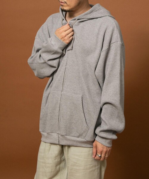 URBAN RESEARCH(アーバンリサーチ)の「RELAX FIT ワッフルパーカー(パーカー・メンズ・GREY/BLACK・FREE)」の2枚目の写真