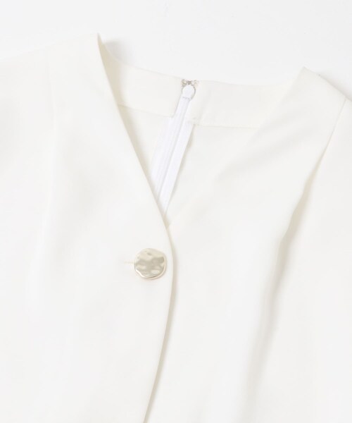 URBAN RESEARCH ROSSO（アーバンリサーチロッソ）の「Vネックボタンデザインブラウス（シャツ/ブラウス・レディース・WHITE/BLACK・FREE）」の11枚目の写真