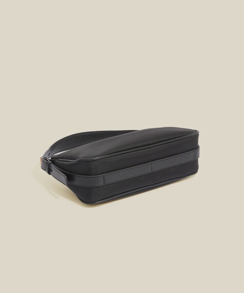 ROPE'(ロペ)の「【E'POR】C BAG Mini【撥水】【超軽量】(ハンドバッグ・レディース・ブラック/オフホワイト/カーキ・F)」の13枚目の写真