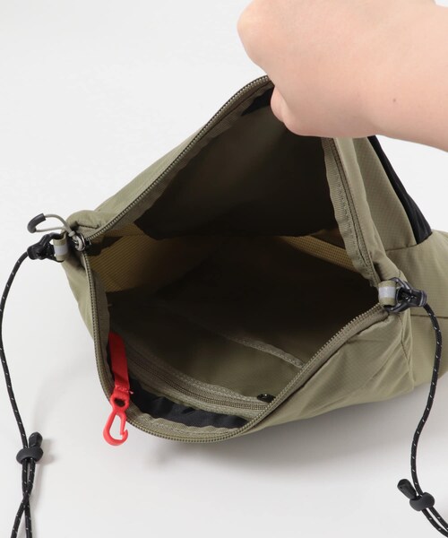 URBAN RESEARCH(アーバンリサーチ)の「SALOMON PACKABLE TOTE BAG(トートバッグ・メンズ・OLIEVE・FREE)」の7枚目の写真