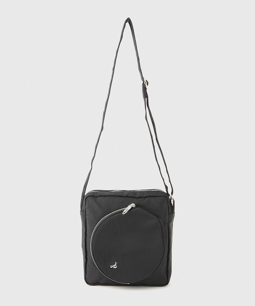 ADAM ET ROPE'(アダムエロペ)の「【HIDAKA/ヒダカ】PING-PONG SQUARE BAG(ショルダーバッグ・メンズ・ブラック・F)」の1枚目の写真