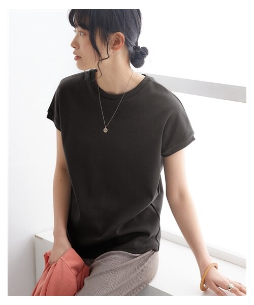 nissen（ニッセン）の「ＵＶカット綿１００％フライス素材フレンチスリーブＴシャツ（Tシャツ/カットソー・レディース・オフホワイト/黒/ダスティ―ピンク/ブルー/ディープグリーン/ブラッドオレンジ/カーキグレー/グレージュ/ローズ/ラベンダー・S/M/L/LL/3L）」の13枚目の写真