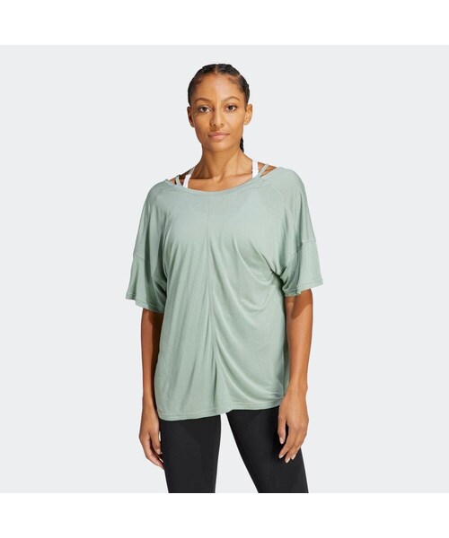 adidas（アディダス）の「ヨガ スタジオ オーバーサイズ Tシャツ