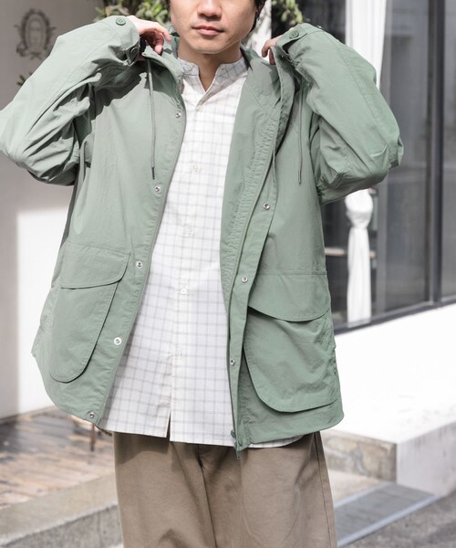 URBAN RESEARCH DOORS（アーバンリサーチドアーズ）の「FORK&SPOON　フーディージャケット（マウンテンパーカー・メンズ・INKBLACK/SAGEGREEN・4/5）」の20枚目の写真