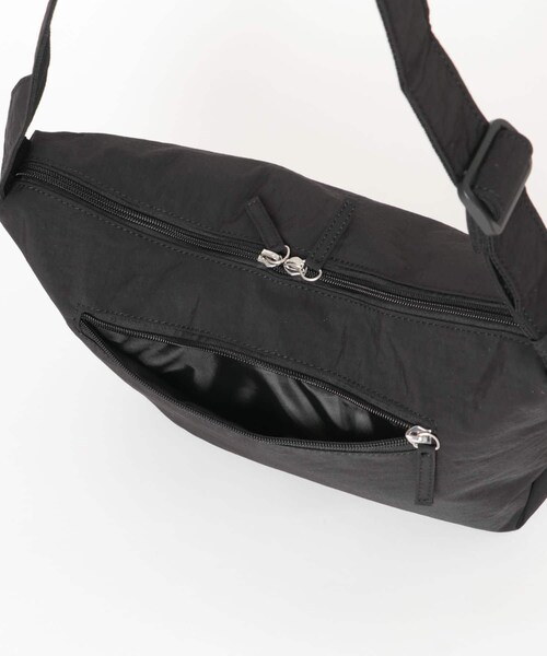 URBAN RESEARCH DOORS(アーバンリサーチドアーズ)の「ウォッシャブルミニショルダー(ショルダーバッグ・レディース・BLACK/L.BEIGE・One)」の7枚目の写真