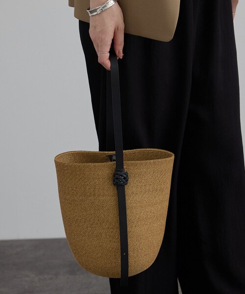 ADAM ET ROPE'(アダムエロペ)の「【J'aDoRe・一部店舗限定】【KAMARO'AN(カマロアン)】Koreng Bucket Bag(かごバッグ・レディース・キナリ・F)」の6枚目の写真