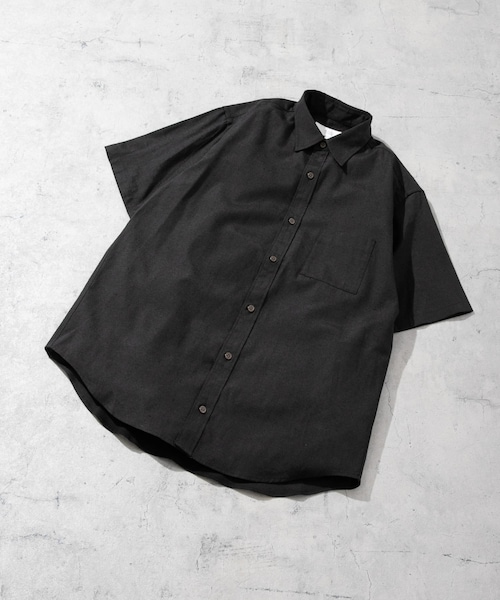 URBAN RESEARCH ROSSO（アーバンリサーチロッソ）の「『防シワ』『XLサイズあり』ハイパフォーマンスリネンレギュラー半袖シャツ（シャツ/ブラウス・メンズ・BEIGE/WHITE/BLACK/NAVY/KHAKI/BLK STRIPE/BLK CHECK・S/M/L/XL）」の2枚目の写真