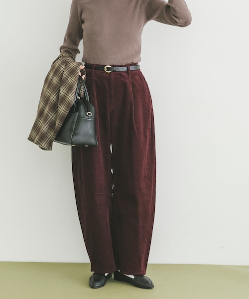 ITEMS URBANRESEARCH(アイテムズ アーバンリサーチ)の「コーデュロイバレルパンツ(その他パンツ・レディース・BLK/BEG/CHERRY・FREE)」の3枚目の写真