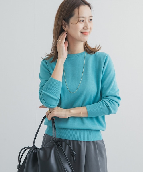 URBAN RESEARCH DOORS（アーバンリサーチドアーズ）の「オーガニックコットンクルーネックプルオーバー（ニット/セーター・レディース・OFF/YELLOW/BLUE・Free）」の2枚目の写真