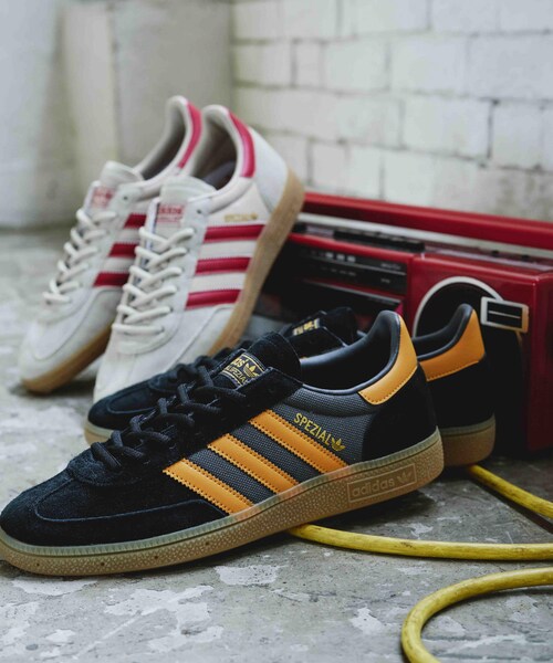 URBAN RESEARCH DOORS(アーバンリサーチドアーズ)の「『一部WEB限定カラー』adidas Exclusive HANDBALLSPEZIAL(スニーカー・レディース・ブラック/イエロー/ホワイト/レッド・23/23.5/24/24.5/25)」の6枚目の写真