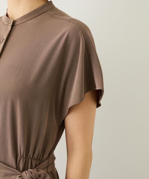 ROPE'(ロペ)の「シルクライクラップワンピース/接触冷感・シワ防止・吸水速乾・イージーケア(ワンピース・レディース・ブラウン系・F)」の17枚目の写真
