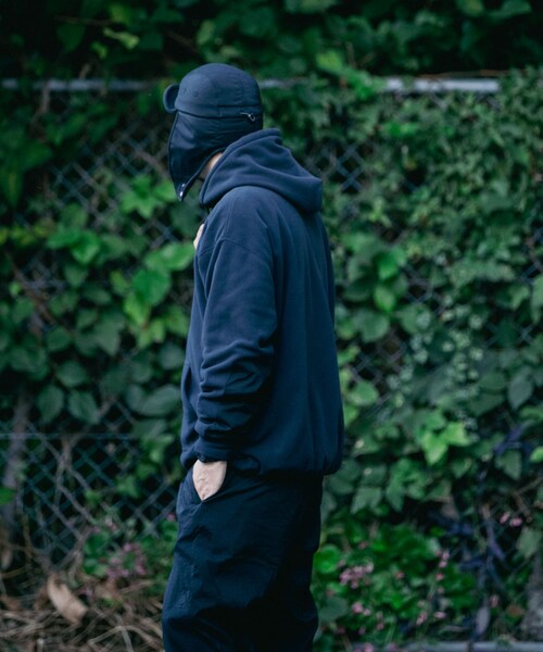URBAN RESEARCH（アーバンリサーチ）の「WILDTHINGS×LAKE SEEKERS　POLARTEC DRAWSTRING HOOD（パーカー・メンズ・Black・M/L/XL）」の8枚目の写真