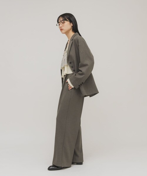 KBF（ケイビーエフ）の「フリルスリーブテーラードジャケット（テーラードジャケット・レディース・MOSS GRAY/CHARCOAL・One）」の10枚目の写真