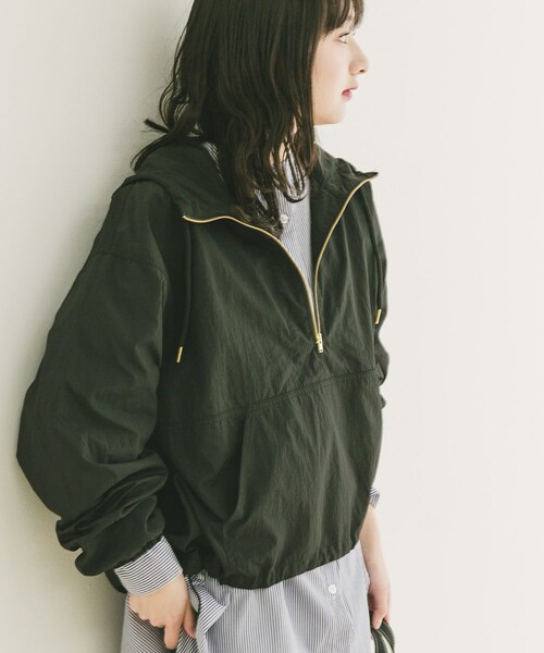 ITEMS URBANRESEARCH（アイテムズ アーバンリサーチ）の「『UVカット/撥水』アノラックフーディーブルゾン（ブルゾン・レディース・MILK/CML/BLK・Free）」の16枚目の写真