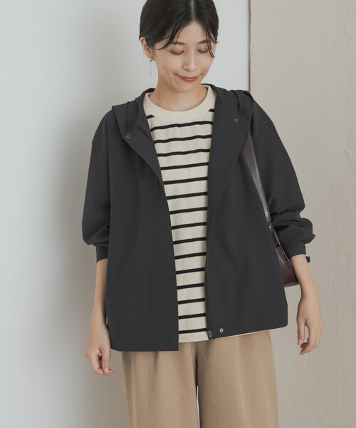 URBAN RESEARCH DOORS(アーバンリサーチドアーズ)の「『UR TECH MoLight』撥水UVカットフードジャケット(テーラードジャケット・レディース・CHARCOAL/BLACK・M)」の3枚目の写真