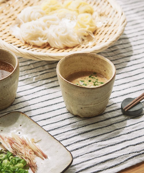 URBAN RESEARCH DOORS(アーバンリサーチドアーズ)の「佐藤敬 黄粉引蕎麦ちょこ(食器・メンズ・黄粉引・-)」の3枚目の写真