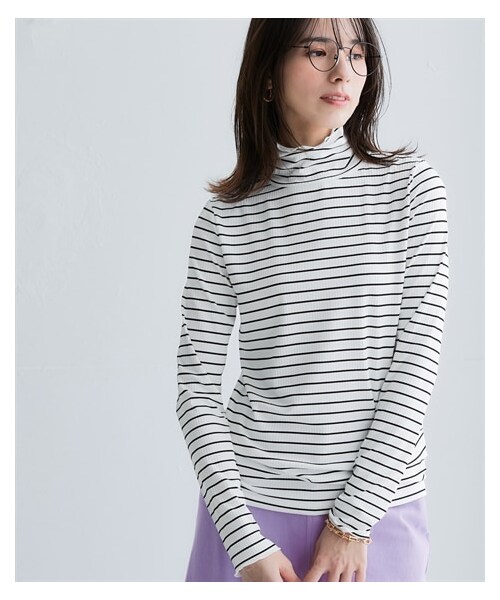 nissen（ニッセン）の「細リブハイネックカットソートップス＜大きいサイズ有＞（Tシャツ/カットソー・レディース・オフホワイト/黒/スモーキーサックス/エクリュ/コーラル/ネイビー/チャコールブラウン/オフホワイト×黒ボーダー/ライトグレー/フューシャピンク/ハニーイエロー/ネイビー×オフホワイトボーダー/エメラルドグリーン・S/M/L/LL/3L/4L/5L/6L/8L/10L）」の17枚目の写真