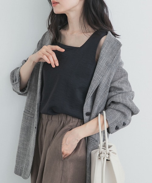 URBAN RESEARCH DOORS(アーバンリサーチドアーズ)の「異素材2WAYタンク(タンクトップ・レディース・BLACK/L.GREIGE・Free)」の1枚目の写真