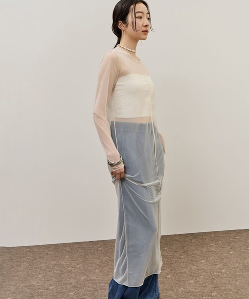 ADAM ET ROPE'(アダムエロペ)の「シアーロングスリーブワンピース(ワンピース・レディース・ブラック/ホワイト系・F)」の11枚目の写真