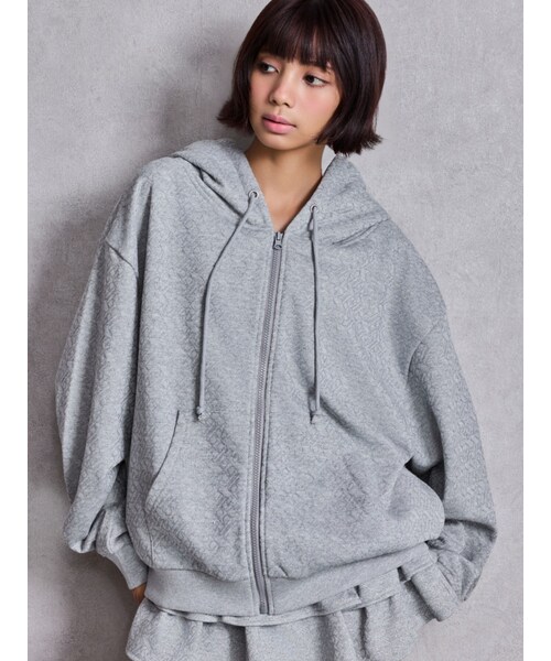 GYDA（ジェイダ）の「GG chain glitter print BIGパーカー（パーカー・レディース・グレー/ブラック・F）」の2枚目の写真