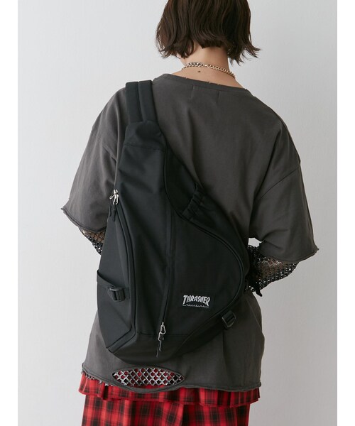 jouetie（ジュエティ）の「【別注】THRASHER クロスボディBAG（ボディバッグ/ウエストポーチ・レディース・ホワイト/ブラック/ピンク/ブルー/ベージュ・F）」の18枚目の写真