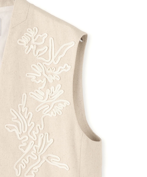 ADAM ET ROPE'（アダムエロペ）の「エンブロイダリージレ（ベスト・レディース・ブラック/キナリ・F）」の18枚目の写真