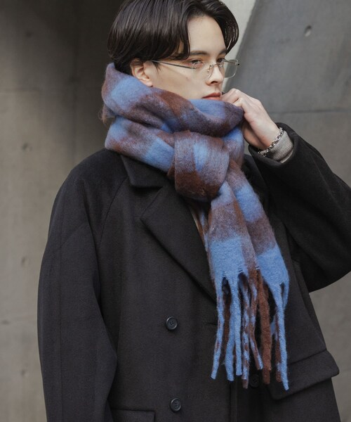 SENSE OF PLACE by URBAN RESEARCH(センスオブプレイスバイアーバンリサーチ)の「ブロックチェックボリュームマフラー(マフラー・メンズ・BLACK/BLUE・One)」の10枚目の写真