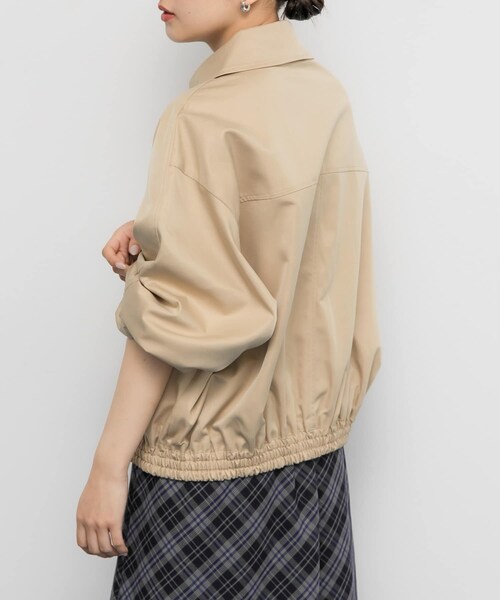 KBF（ケイビーエフ）の「ブライトZIPブルゾン（ブルゾン・レディース・BEIGE/D.NAVY・one）」の5枚目の写真