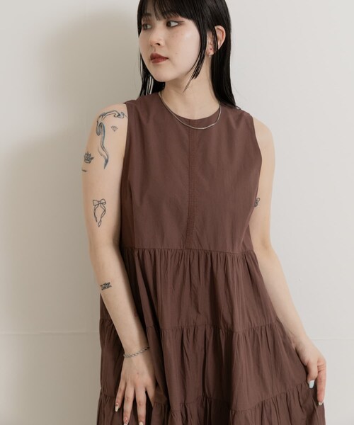 THE GOODLAND MARKET（ザグッドランドマーケット）の「FANAKA　Poplin tiered dress（ワンピース・レディース・58BRN/BLACK/024BLU・FREE）」の10枚目の写真
