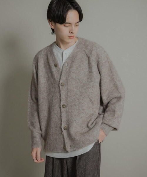 SENSE OF PLACE by URBAN RESEARCH（センスオブプレイスバイアーバンリサーチ）の「ブークレVネックカーディガン（カーディガン/ボレロ・メンズ・CHARCOAL/GREIGE/GREEN/RED・M/L）」の2枚目の写真