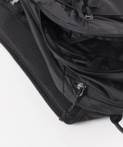 URBAN RESEARCH DOORS(アーバンリサーチドアーズ)の「patagonia Terravia Pack 22L(バックパック/リュック・レディース・BNLB/BLK/RVGN・S)」の6枚目の写真