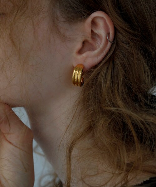 URBAN RESEARCH(アーバンリサーチ)の「vif earring(イヤリング・レディース・silver/gold・-)」の2枚目の写真