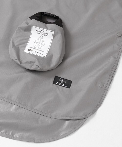 EKAL（エカル）の「Kiu別注ポンチョ（レインコート/ポンチョ・メンズ・BK-GRY/BEG-BK/BEG-CAM・One）」の14枚目の写真