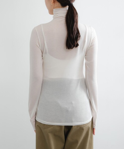 URBAN RESEARCH（アーバンリサーチ）の「カシミヤシルクタートルカットソー（Tシャツ/カットソー・レディース・BLACK/BORDER/BORDEAUX/OFF LAME・Free）」の14枚目の写真