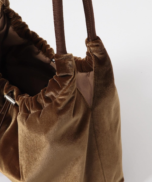 SENSE OF PLACE by URBAN RESEARCH(センスオブプレイスバイアーバンリサーチ)の「ベロアギャザーバッグ(トートバッグ・レディース・IVORY/BLACK/CAMEL・One)」の13枚目の写真