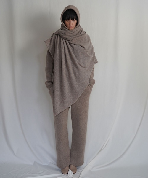 ROPE'(ロペ)の「GWIL CASHMERE PANTS|カシミア100%大判ストール(ストール/ショール・レディース・ブラック/ベージュ・F)」の9枚目の写真