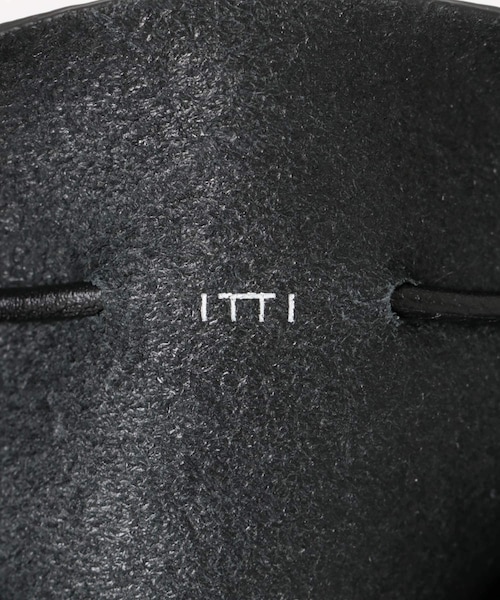 URBAN RESEARCH（アーバンリサーチ）の「ITTI　HERRIE KINCHAKU POUCH XXS（ポーチ・レディース・BLACK/IVORY・-）」の10枚目の写真