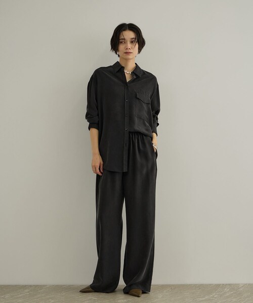 ADAM ET ROPE'(アダムエロペ)の「GENTLE SILK パンツ / セットアップ対応・新色追加(シャツ/ブラウス・レディース・ブラック/ブラウン・M/S)」の6枚目の写真