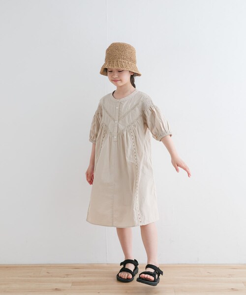 URBAN RESEARCH DOORS(アーバンリサーチドアーズ)の「ハシゴレースワンピース(KIDS)(ワンピース・キッズ・BLUE/OFF.BEIGE/BLACK・105/120/135)」の7枚目の写真