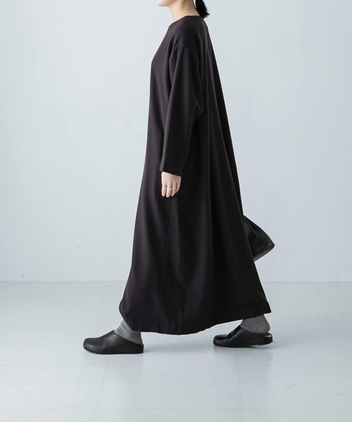 かぐれ(カグレ)の「WIRROW Botany wool dress(ワンピース・レディース・Mauve gray/Dark brown・1)」の17枚目の写真