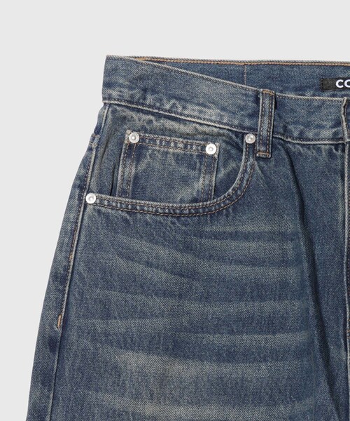 ADAM ET ROPE'(アダムエロペ)の「【CODA/コーダ】INDIGO VINTAGE WASHED DISTRESSED BREAK CUT FLARED JEANS(デニムパンツ・メンズ・ブルー系・0/1/2)」の6枚目の写真