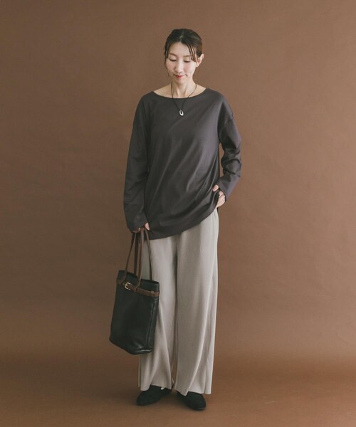ITEMS URBANRESEARCH（アイテムズ アーバンリサーチ）の「シルケットボートネックロンTシャツ（Tシャツ/カットソー・レディース・WHT/BLK/CHA・Free）」の21枚目の写真
