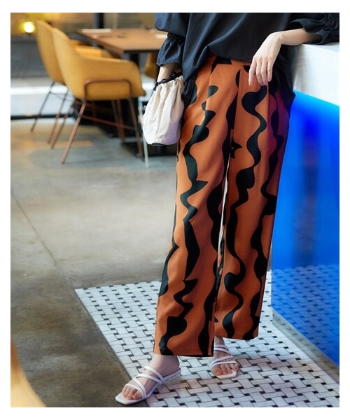 nissen（ニッセン）の「総柄タックストレートパンツ（パンツ・レディース・ブラウン系/ネイビー系/ベージュ系/黒系・S/M/L/LL/3L/4L/5L/6L）」の10枚目の写真