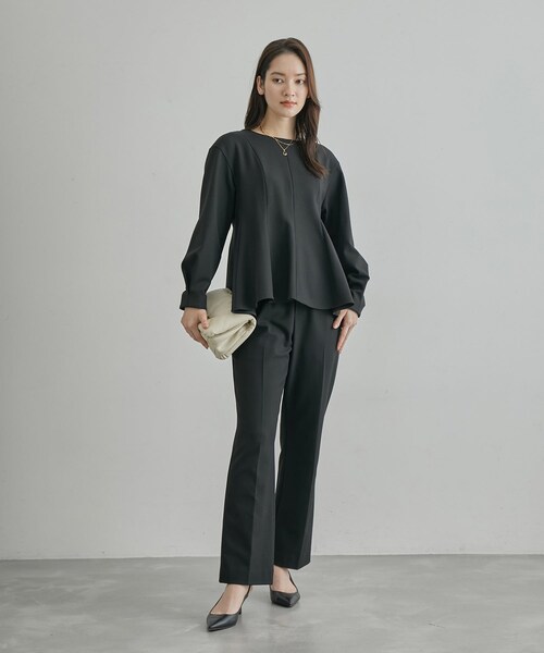 ROPE'（ロペ）の「裏起毛ペプラムブラウス/セットアップ対応（シャツ/ブラウス・レディース・グレー/ブラック/オフホワイト・38）」の22枚目の写真