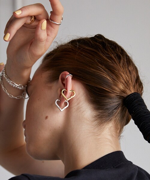 ADAM ET ROPE'(アダムエロペ)の「【KNOWHOW JEWELRY(ノウハウジュエリー)】Heart(イヤリング・レディース・シルバー・F)」の11枚目の写真